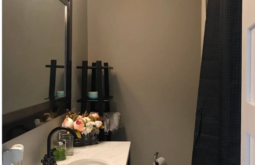 East MLK House | Private Guest Suite - Close to ACL, Airport, Downtown!