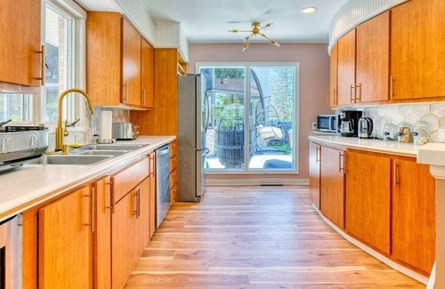 Stroudsburg Villa | 🔥 Private Heated Indoor Pool | Hot Tub