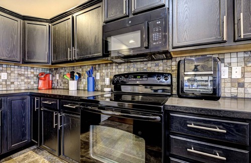 Tri-Cities House | Private Home & Yard, 2 Car Garage 3/2 #1857