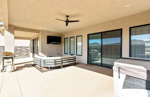 Hurricane House | Private Hot tub, By Copper Rock Golf Course!
