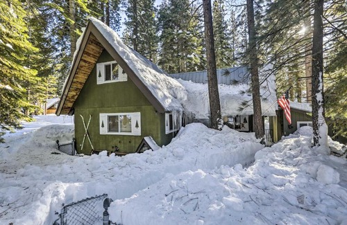 Tahoe Paradise House | Private Hot Tub Quintessential Tahoe Cabin