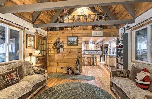 Tahoe Paradise House | Private Hot Tub Quintessential Tahoe Cabin