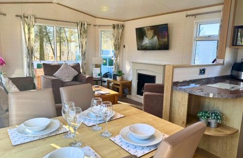 Swarland Apartment | Private Hot Tub & Spacious Decking Area in Northumberland, Dog-Friendly, Free Golf Access