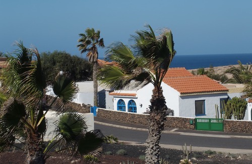 La Pared House | Private house in a beautiful place, on the beach of La Pared. privacy and nature
