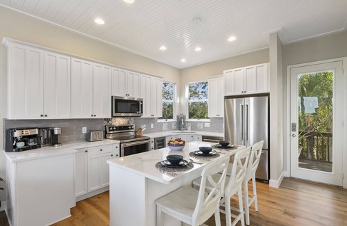 Terra Ceia Villa | Private Island: Canal Front Luxury/Amazing Views/5 Kayaks/3 Bikes. 3 Bed/3 Bath
