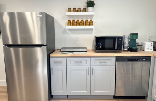 Nashville Apartment | Private King Suite, Mins to BNA, Downtown
