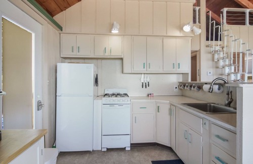 Lake Leelanau Cottage | Private Lake Michigan Lakefront Pristine Good Harbor Bay beach Leland 5 guests