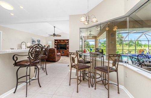 Long Meadow House | Private Luxury Escape w/Heated Pool, Relaxing Spa & Stunning Sunset Lake Views