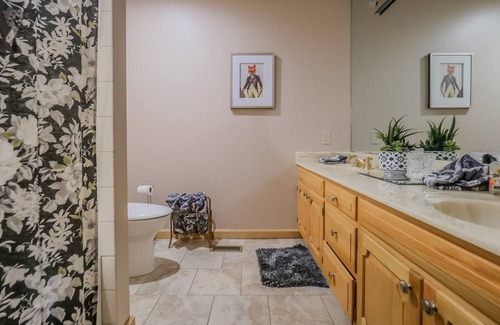 Medina House | Private mansion not too far from the downtown area!