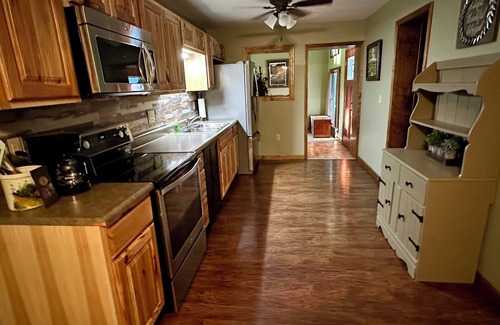 Steelville Cabin | Private Meramec River Frontage! Cozy Cabin with River views and access!