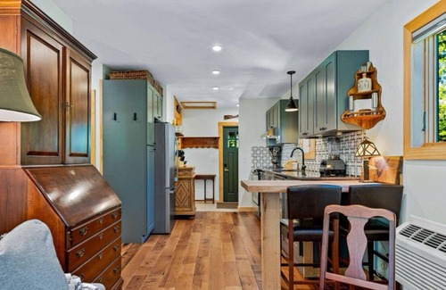 Mars Hill House | Private Modern Highlands Cottage