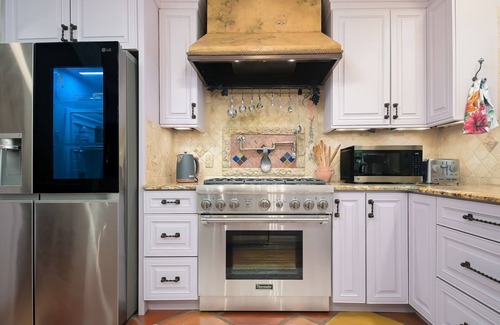Naples Villa | Private Naples Villa: Tennis, Pickleball, Pool, Near Beach & 5th Ave, Sleeps 10