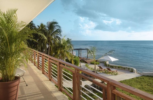 Zona Hotelera Norte Villa | Private Oceanfront Villa/Fully Staffed/daily cleaning and concierge.