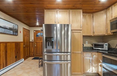 Silver Lake House | Private oasis with game room + hot tub! 5Bed/3Bath