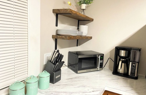 Rochester Apartment | Private & Peaceful 1-bedroom APT with WiFi, AC located near downtown Rochester