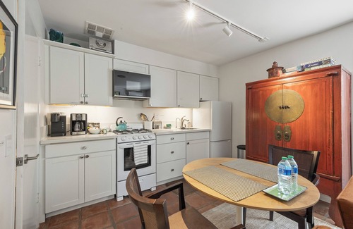 El Mirador Cottage | Private & Peaceful Casita in Movie Colony