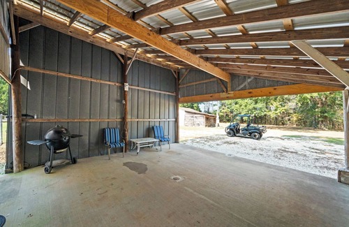 Range Cabin | Private, Pet friendly,3-bedroom cabin with A/C & WiFi in Castleberry, Alabama!