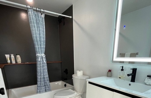 Old Northside Apartment | Private Place on Penn - Free Parking!