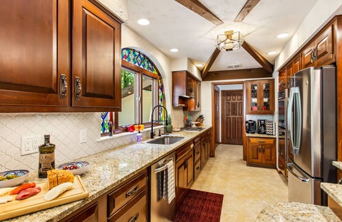 South Haven House | Private Pool/6 bed/4.5 bath/Game room/Cable TV/Grill/Fire Pit/Wifi/AC