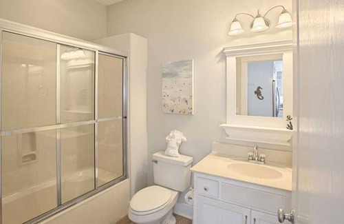 Village of Sugar Beach House | Private Pool ☀️ 600ft to Beach | Peek-a-boo Ocean View | Outdoor Shower | 4 Parking Spots ☀️