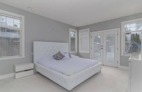 Regional District of Nanaimo House | Private Pool House With In Ground Pool and Hot Tub Located In Qualicum Beach