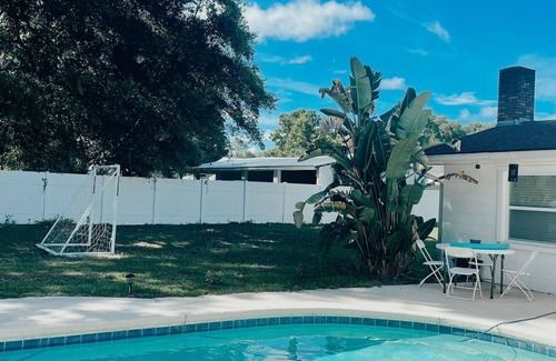 Putnam Hall Villa | Private pool in a spacious 3/2 NORTH FL home.