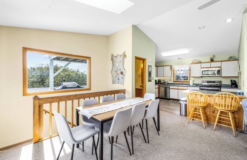 Corolla House | Private pool w/heat available, hot tub, pet friendly, 5 min walk to beach!