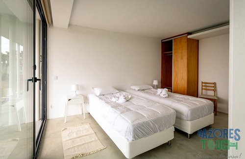 Angra do Heroismo Cabin | Private room ∙ 1 bedroom ∙ 3 guests