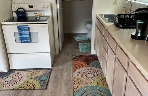 Sheridan House | Private, Quiet, Cozy. Long-term rentals encouraged.