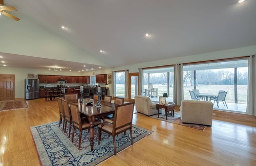 Versailles House | Private Residence on 37 Acres, 9 minutes to Keeneland.