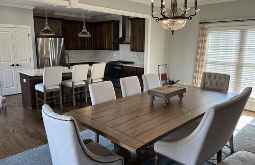 Buechel House | Private Resort - Luxury Pool & Pool House plus 4 bedroom home 13 miles to Derby