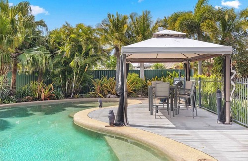 Urangan Villa | Private Resort style Queenslander at Hervey Bay