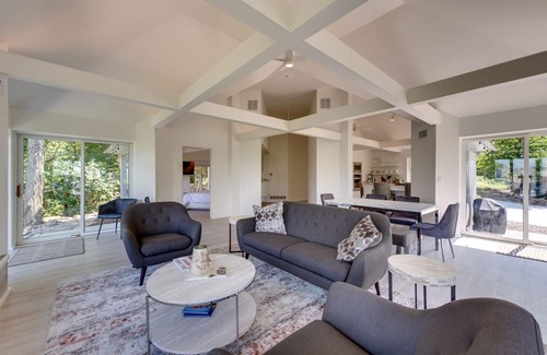 Covington House | Private retreat with great views of downtown Cincinnati