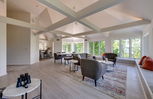 Covington House | Private retreat with great views of downtown Cincinnati