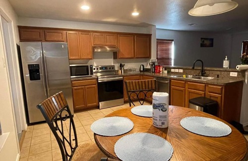 West Dallas House | Private room Downtown Dallas