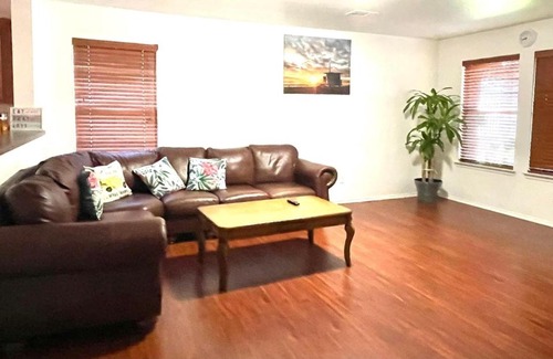 West Dallas House | Private room Downtown Dallas