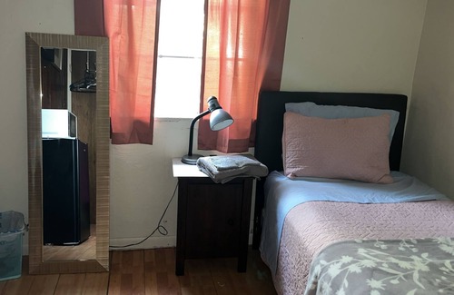 Boulevard Heights House | Private room for rent