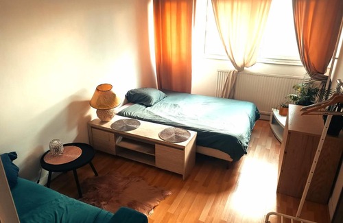 19th Arrondissement Bed & Breakfast | Private room in appartement flat