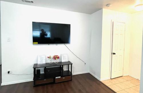Dallas House | Private room in Dallas59