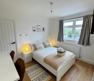 Ashburton House | Private room in Modern and Stylish House