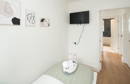 Ashburton House | Private room in Modern and Stylish House