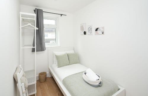 Ashburton House | Private room in Modern and Stylish House