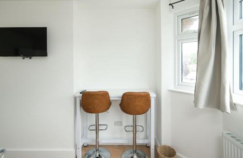 Ashburton House | Private room in Modern and Stylish House