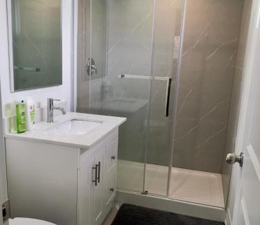 Bayview Woods - Steeles House | Private Rooms in House in North York Shared Kitchen