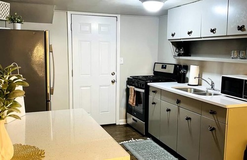 Miller Beach House | Private Studio Apartment in Miller Beach
