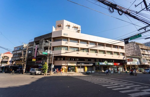 Downtown Tacloban Apartment | Private Studio at Etsu Hotel. Vacation Mode, on!
