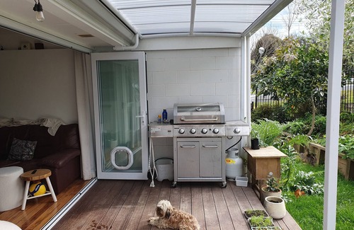 Tauranga Bed & Breakfast | Private Suite in Shared Family Home in Otumoetai - 'Sherwood Forest'