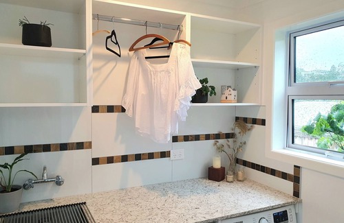 Tauranga Bed & Breakfast | Private Suite in Shared Family Home in Otumoetai - 'Sherwood Forest'