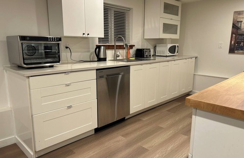 Riley Park Apartment | Private Suite Steps to Main St.