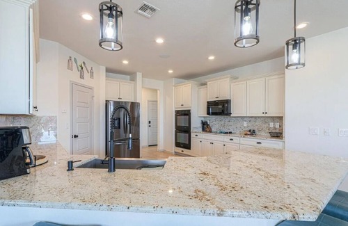 Maricopa House | Private Swim Up Oasis, Hot Tub, Game Room, 100” TV